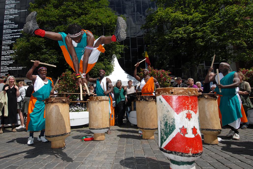 Beim Straßenumzug am 26. Juni wird es in Kiel bunt, interkulturell und musikalisch!