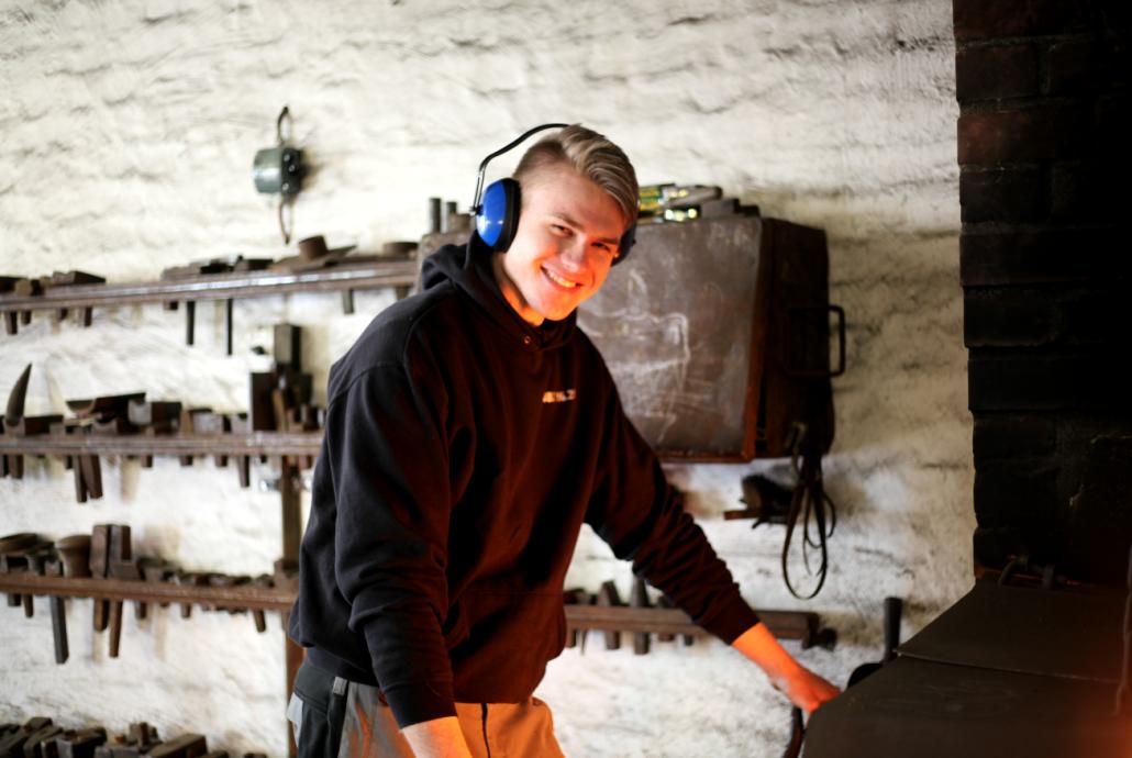 Lars Wolf ist von der abwechslungsreichen Ausbildung zum Metallbauer begeistert