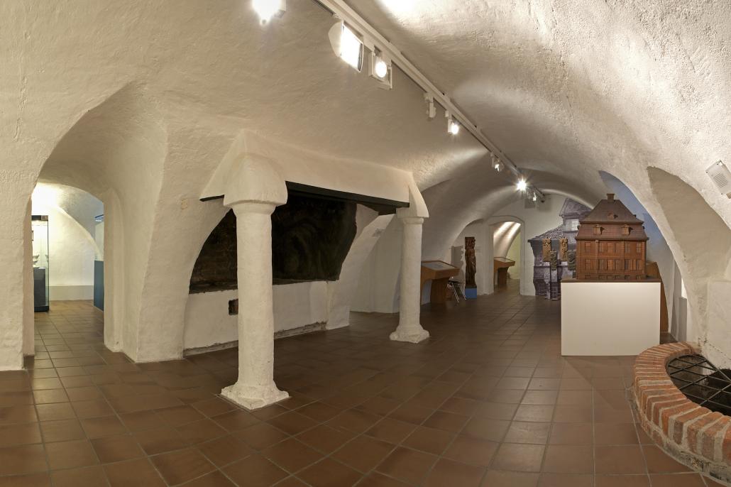 Im Gewölbekeller des Warleberger Hofs können sich die Besucher*innen am Internationalen Museumstag auf eine Zeitreise ins 17. Jahrhundert begeben