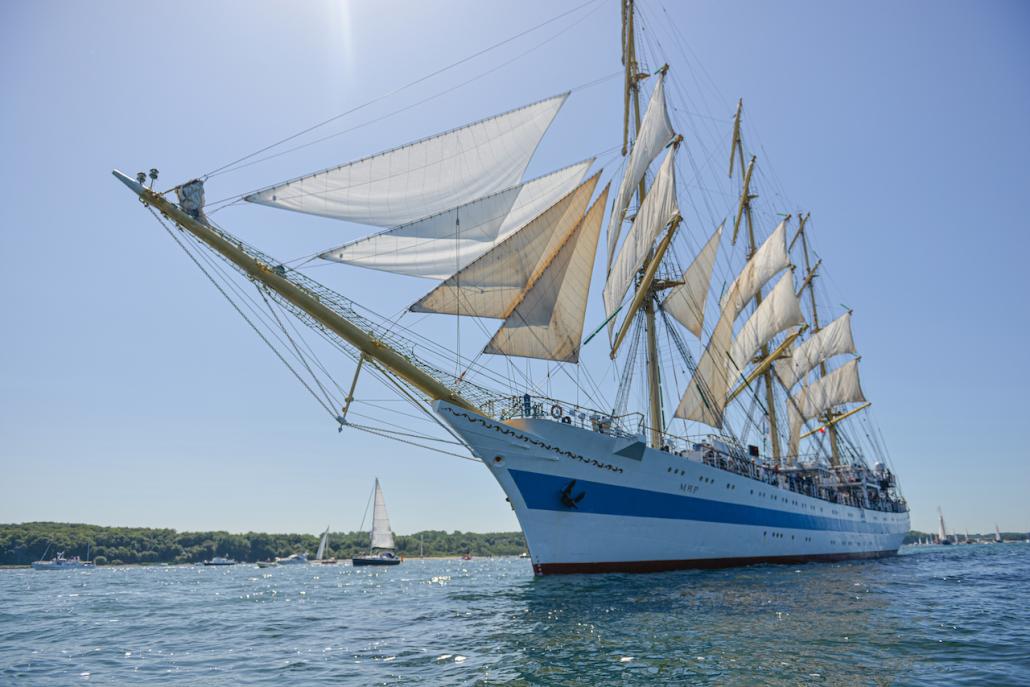 Erlebt die Windjammer-Segelparade von überall