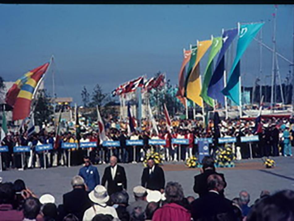Eröffnungsfeier im Olympiazentrum Schilksee durch Avery Brundage (Mitte)