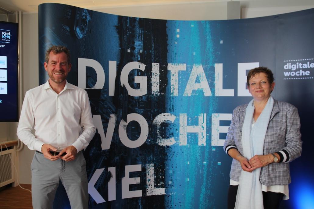 Oberbürgermeister Dr. Ulf Kämpfer und Kathrin Reinicke, Leiterin der #diwokiel