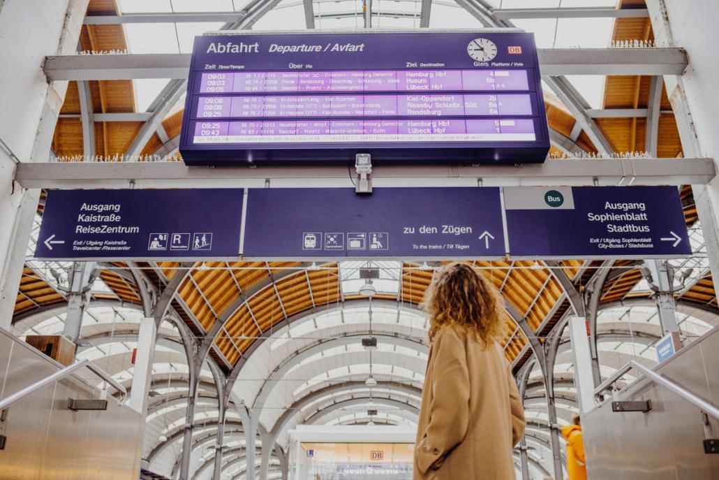 Nahverkehr richtet Sonderzüge während der Kieler Woche ein