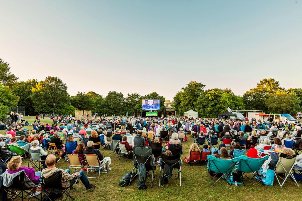 Hier kannst du das Sommertheater kostenlos sehen