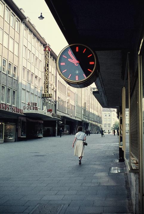 In Farbe: Die Holstenstraße zwischen 1956-1963.