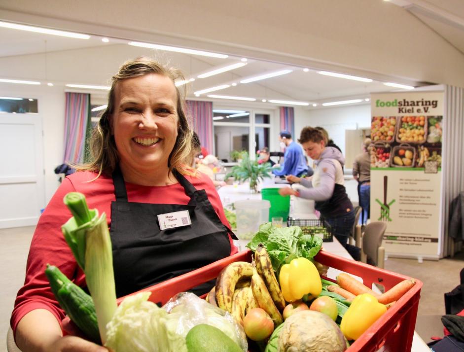 Marja Paasch und das Team von Foodsharing Kiel e. V. retten Lebensmittel vor der Entsorgung.