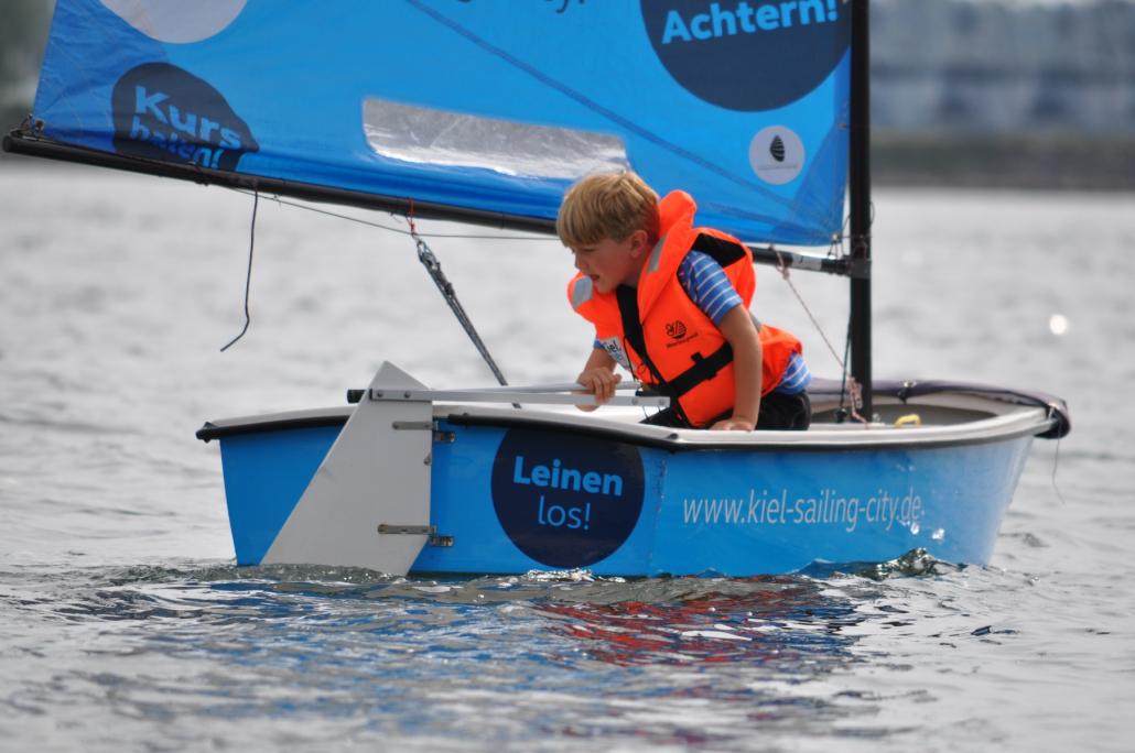 Wann ist der Buchungsstart fürs Kieler Segelcamp?