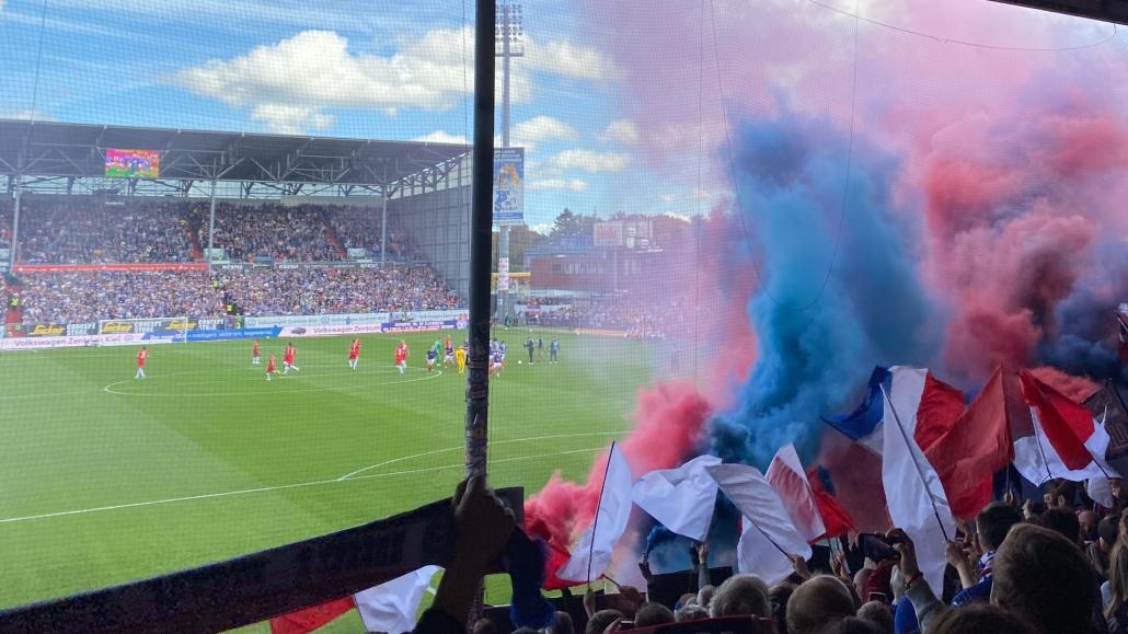 Aufstiegstraum lebt in Kiel: Holstein sichert sich Bundesliga-Lizenzen!