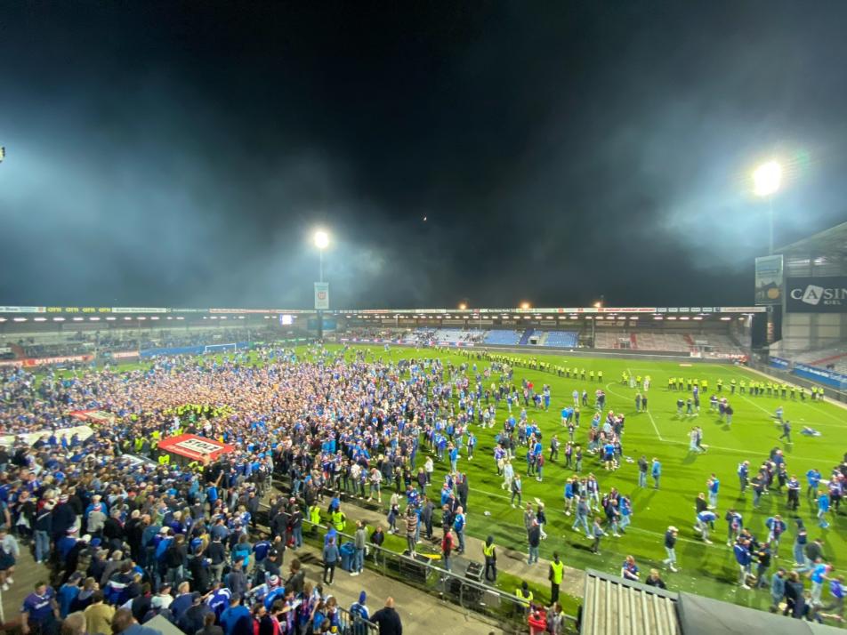 Störche steigen auf: Holstein Kiel schreibt Fußballgeschichte