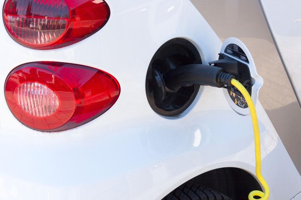 Zukunft auf vier Rädern: Die E-Mobilitätswelle erreicht Kiel