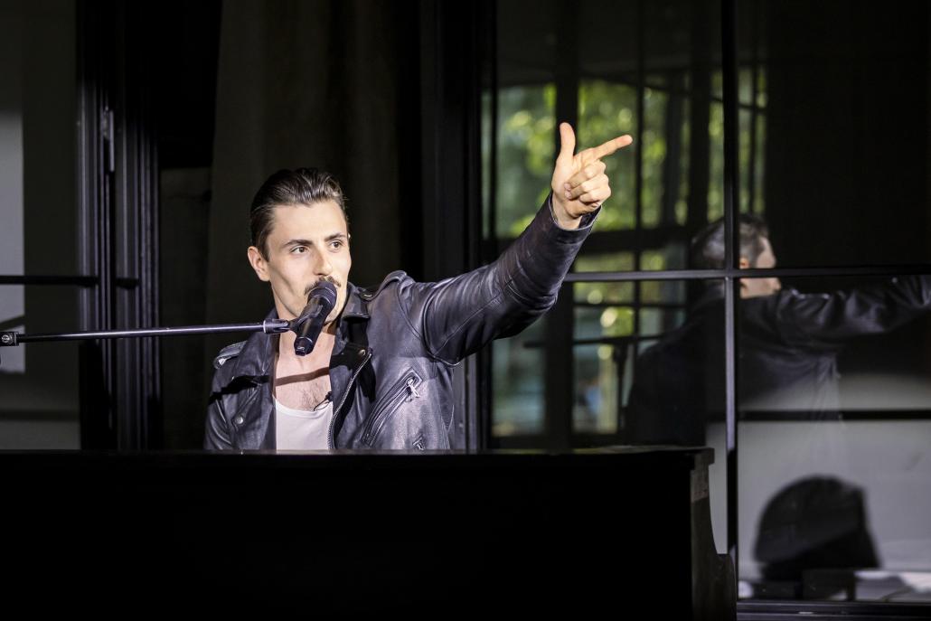 Unglaubliche Show: Täuschend echt wirkt die Performance von Valentin Findling als Freddy Mercury.