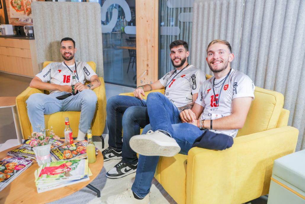 V.l.: Júnio César Tavares Maciel, Xy und João Vitor Meirelles Thomaz.