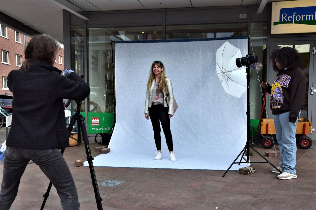 Die fotografischen Porträts von Heidi Krautwald werden ab dem 22. November auf der Holtenauer Straße zwischen Dreiecksplatz und Esmarchstraße zu sehen sein.