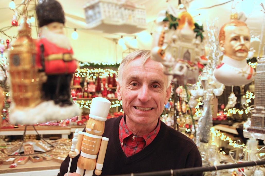 Reinhard Wittke ist der "Mann der 1000 Christbaumkugeln"