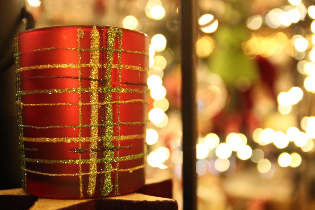 Im Kieler Weihnachtshaus findet ihr nicht nur konventionelle und extravagante Kugeln, sondern auch sonstigen Weihnachtsschmuck.