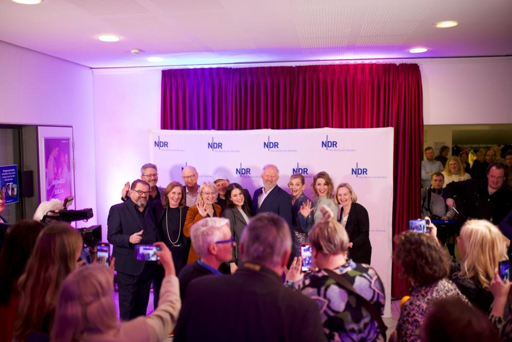 Volles Haus: Das Interesse von Medien und Weggefährt*innen Axel Milbergs im Schauspielhaus war riesig.