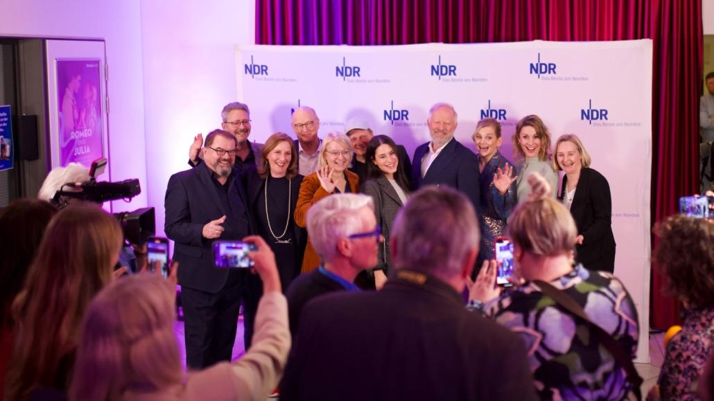 Volles Haus: Das Interesse von Medien und Weggefährt*innen Axel Milbergs im Schauspielhaus war riesig.