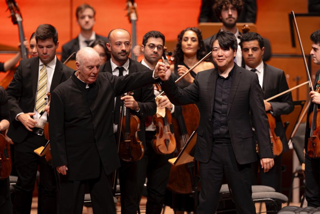 Lang anhaltenden Applaus ernteten Daniel Barenboim, Lang Lang und das Orchester für Mendelssohns Klavierkonzert und überhaupt für den gesamten Abend.