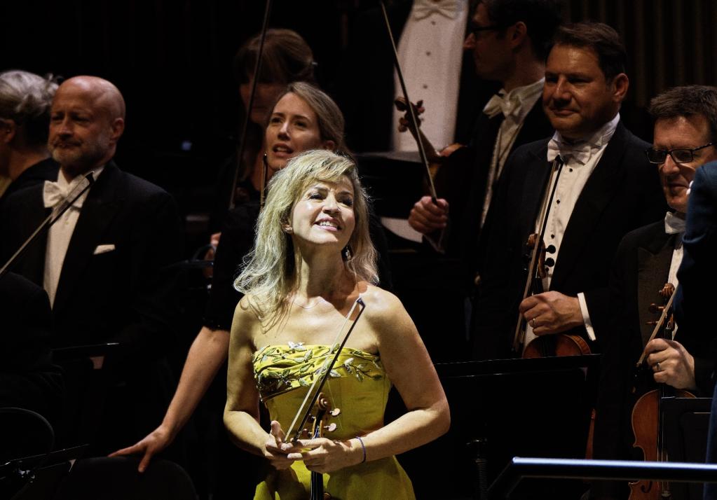 Top-Geigerin Anne-Sophie Mutter mit dem Royal Philharmonic Orchestra in Neumünster.
