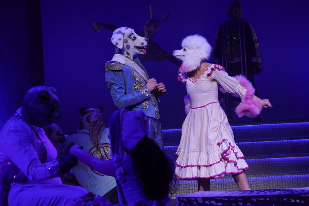 „Viel Lärm um nichts“ mit Tiermasken und wildem Tanz? Kein Problem am Theater Kiel!