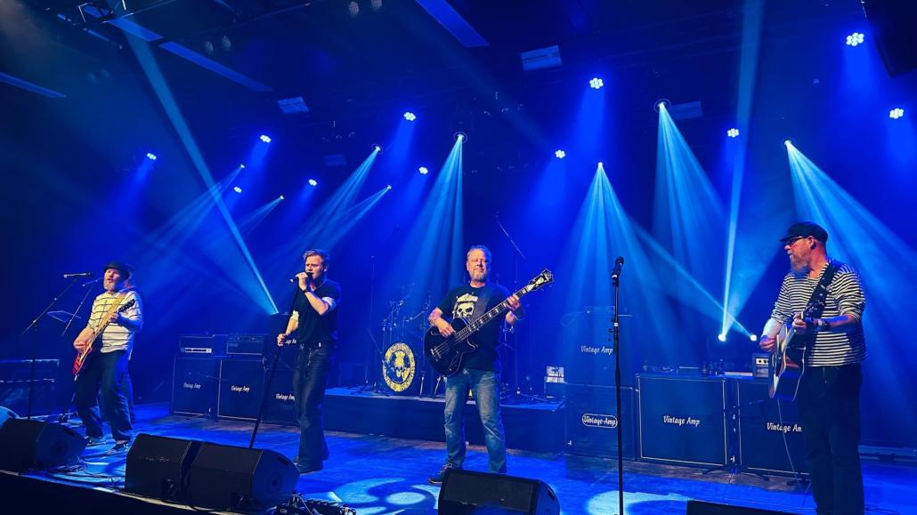 Kiels bekannteste Heavy Metal Band steht vor ihrem Weihnachtskonzert in der Traum GmbH.