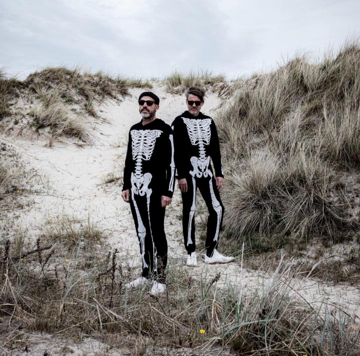 Mit »Between the Bars« und »Between the 80s« verzauberten Plewka und Schmedtje in den letzten Jahren ihr Publikum bereits in zahlreichen ausverkauften Shows. Anfang 2026 kommen die beiden jetzt mit »Between the Lights« mit neuem Programm...