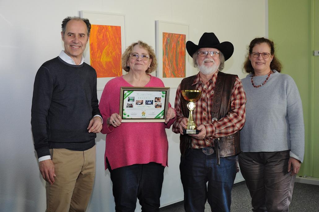 Ein außergewöhnliches ehrenamtliches Engagement erreicht einen besonderen Höhepunkt: Seit nunmehr 18 Jahren sammelt Uwe Göllner, bekannt als „Sheriff Uwe“ der Country & Line Dance Gruppe Kiel, gemeinsam mit vielen Unterstützer*innen...