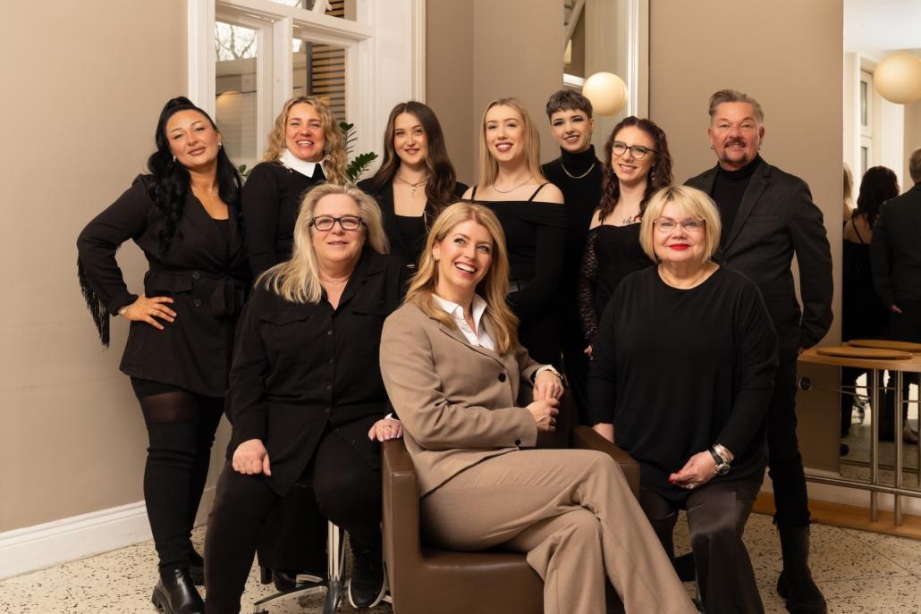 Super stolz: Anna Zornsch (Mitte) hat mit „Label22“ etwas ganz Eigenes erschaffen.