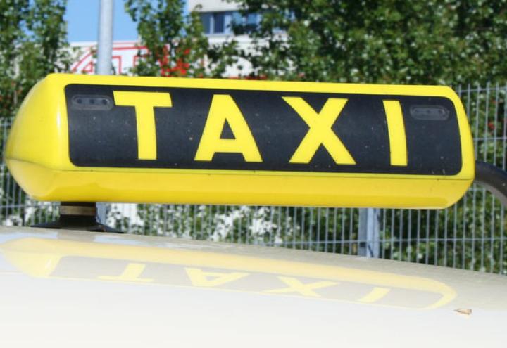 Raub auf Taxifahrerin in Mettenhof 