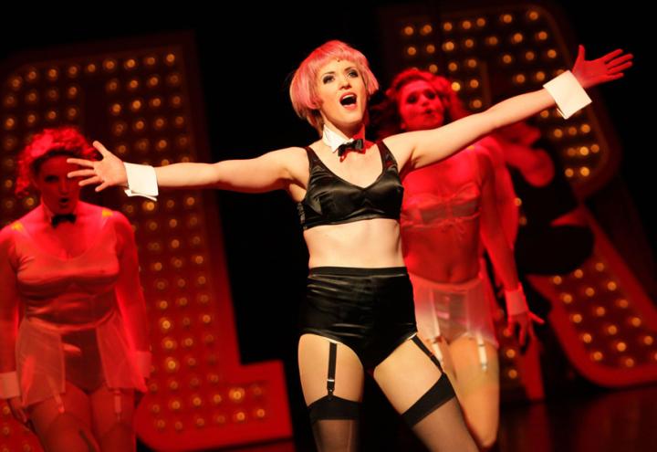 Gefeierte Premiere von „Cabaret“ 
