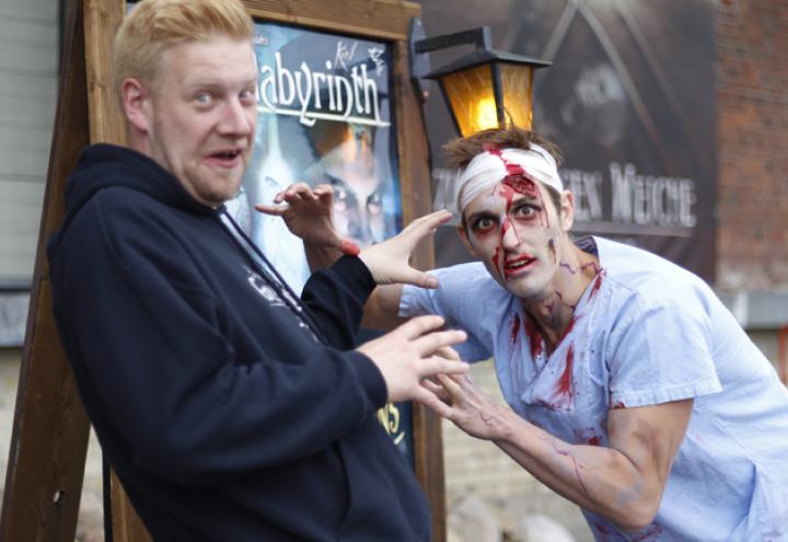 Thore tut‘s … Zombie im Grusellabyrinth 
