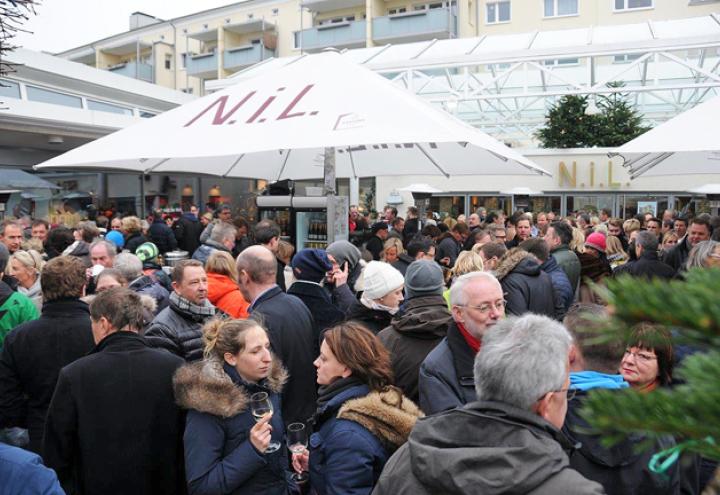 Champagner-und Austernbar Event im N.i.L. 
