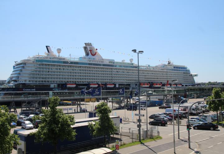 „Mein Schiff 4“: Großes Tauf-Event am Ostseekai 