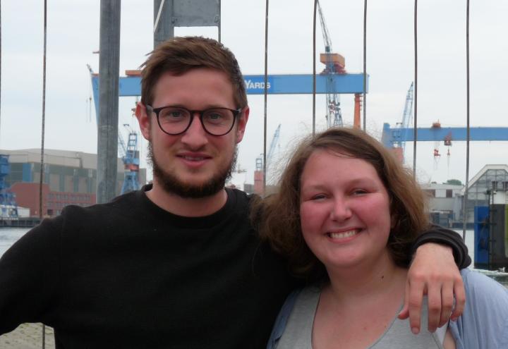 Sänger Teesy im spannenden Entweder/Oder-Interview 