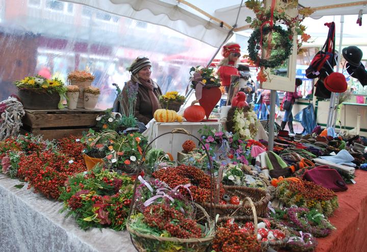 Herbstlicher Bauern- und Regionalmarkt und Verkaufsoffener Feiertag 