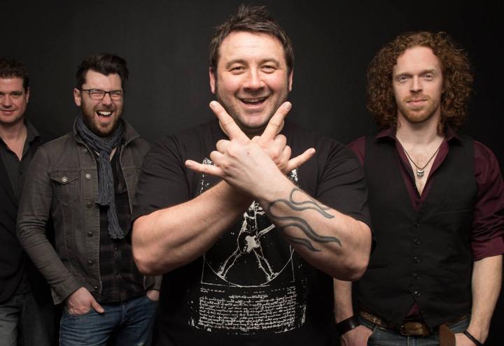 Schottische Band King King in der Räucherei 