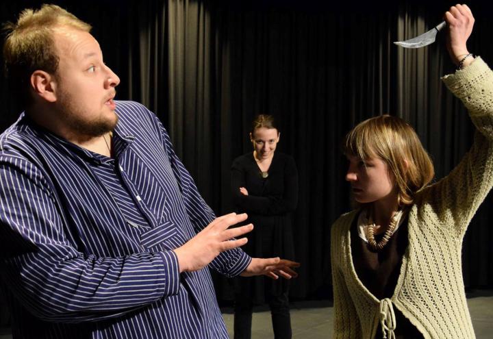 Die Theatergruppe Ars Graeca präsentiert „Der Drache“  