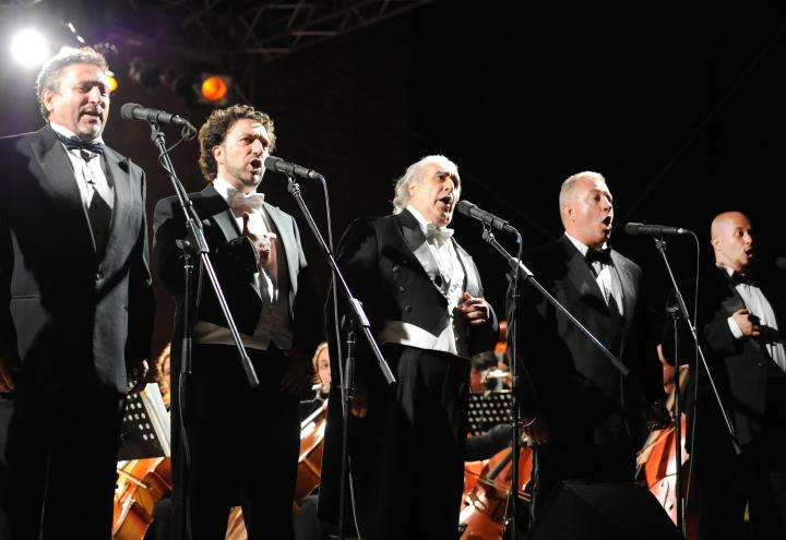 Die fünf Tenöre singen im Kieler Schloss 