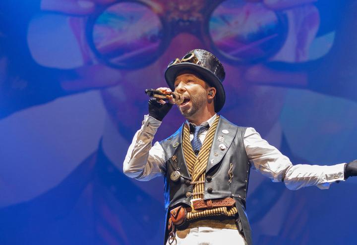 „There is a Party“: 25 Jahre DJ BoBo