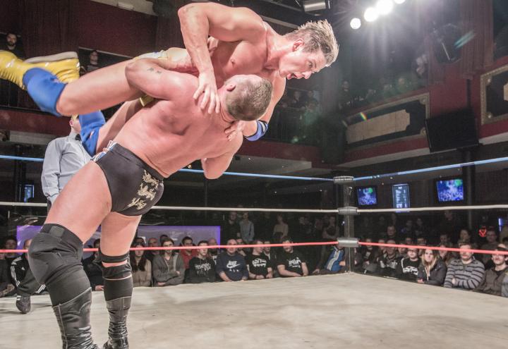 Wrestling-Action im MAX