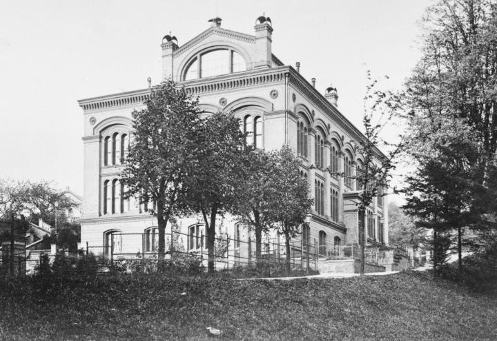 Historisches Gebäude, neu verpackt 