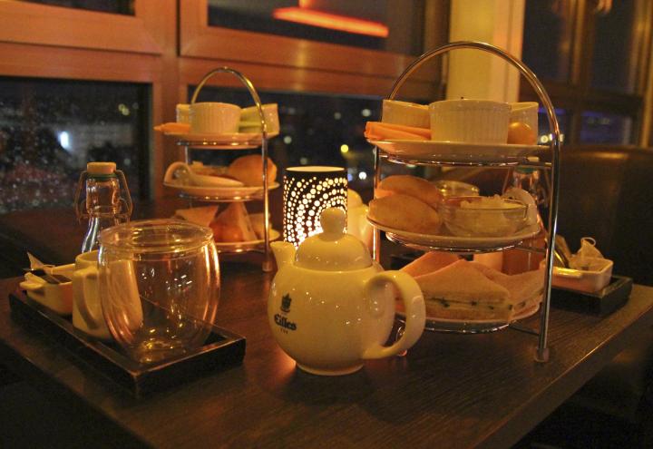 ​Teatime  in der Astor Bar 