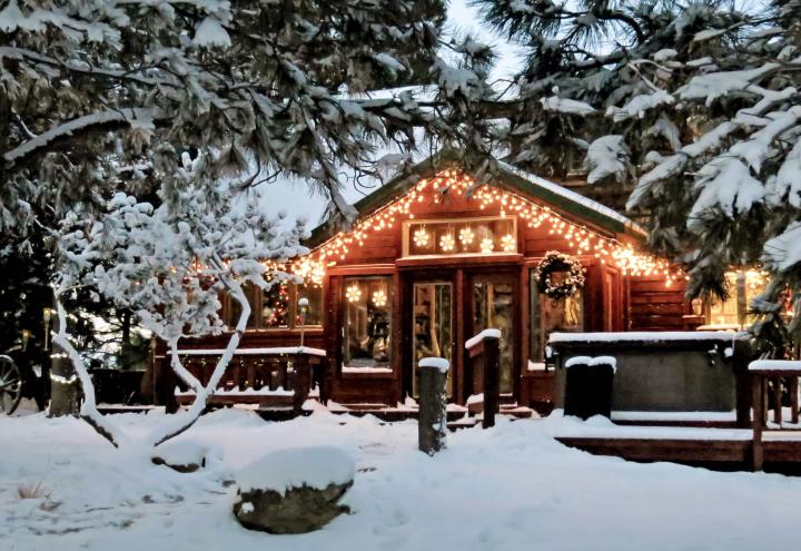 Hof Ansgarius mit weihnachtlichem Paradies  