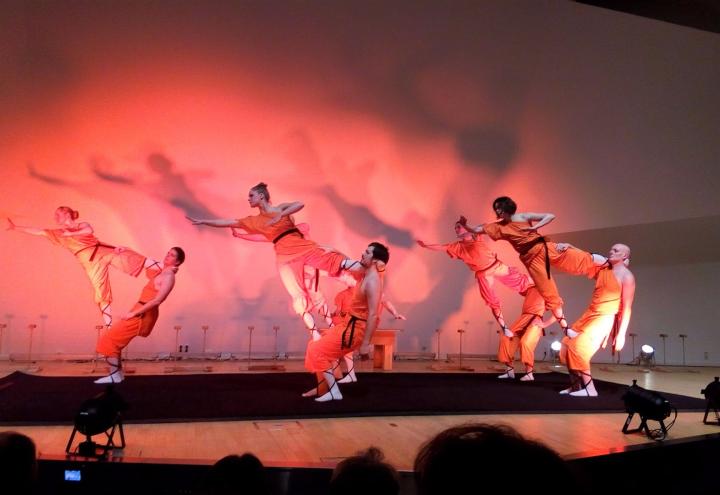 Akrobatikfestival mit Varieté-Show 