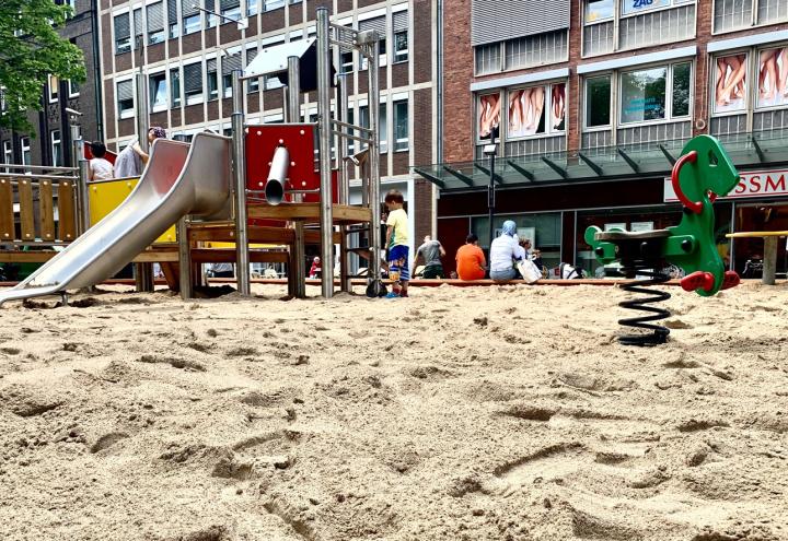„Sandfrachter“ weckt Spielfreude der Kinder 