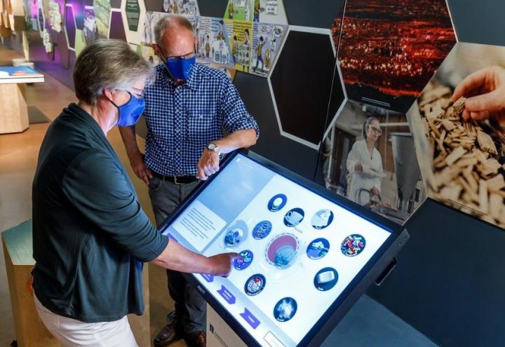 MS Wissenschaft – Das schwimmende Science Center auf Tour