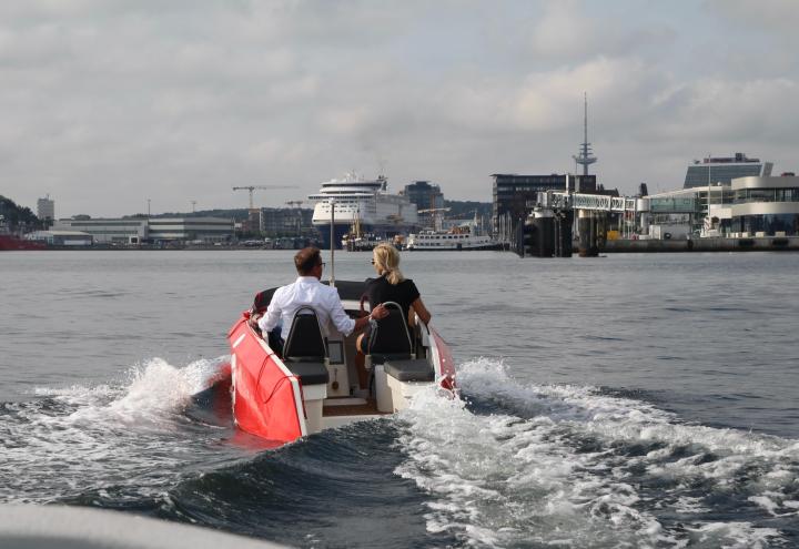 Deutschlands erste E-Tretboote auf der Kieler Förde 