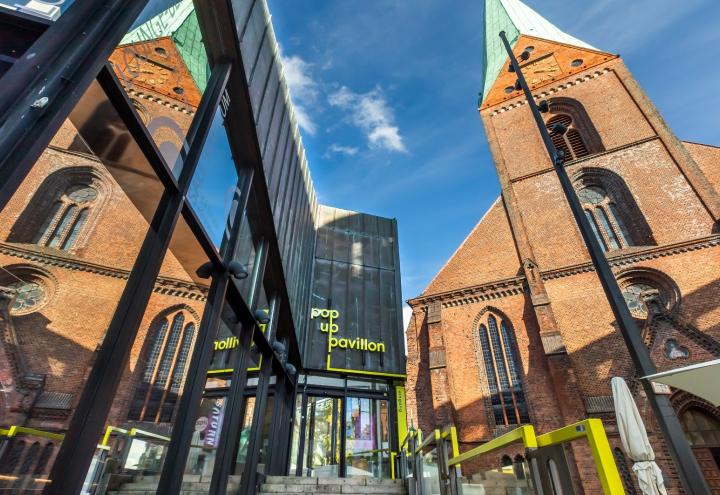 Pop-up Pavillon bleibt bestehen 