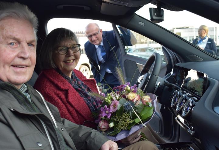 Diese Frau gewinnt ihr zweites Auto 