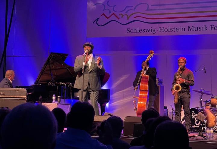 SHMF: Gregory Porter begeistert Neumünster 